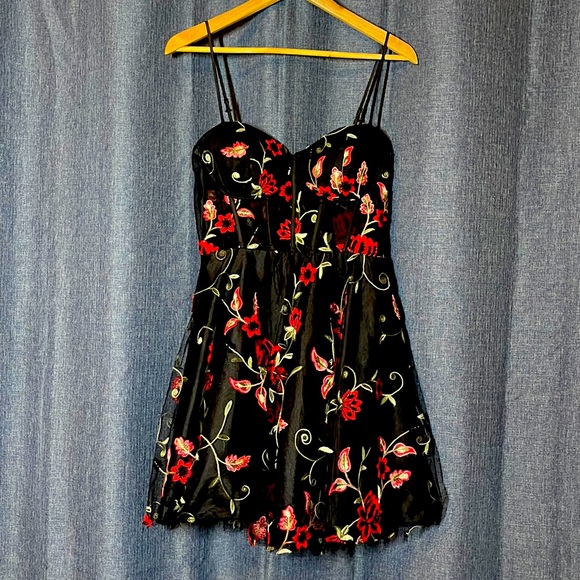B. Darlin Black and Red Floral Dress - Picture 1 of 3
